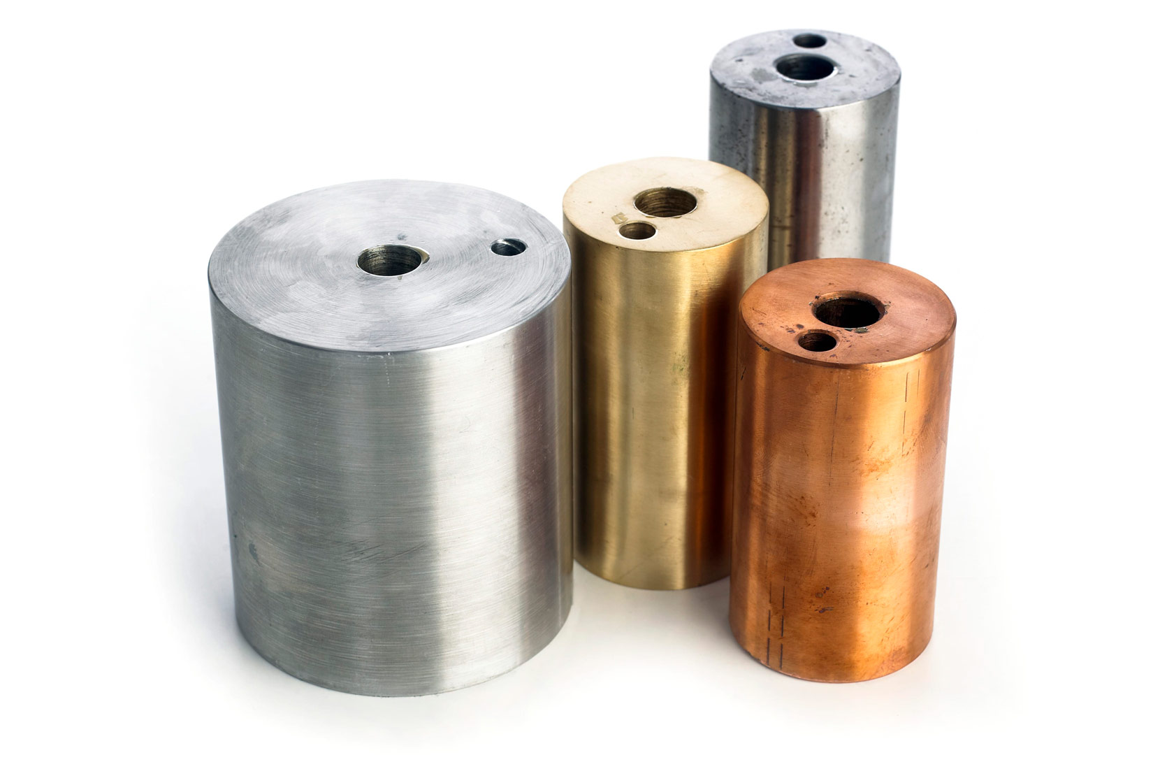 Metalni valjci izrađeni od aluminija, zlata, bakra i željeza.