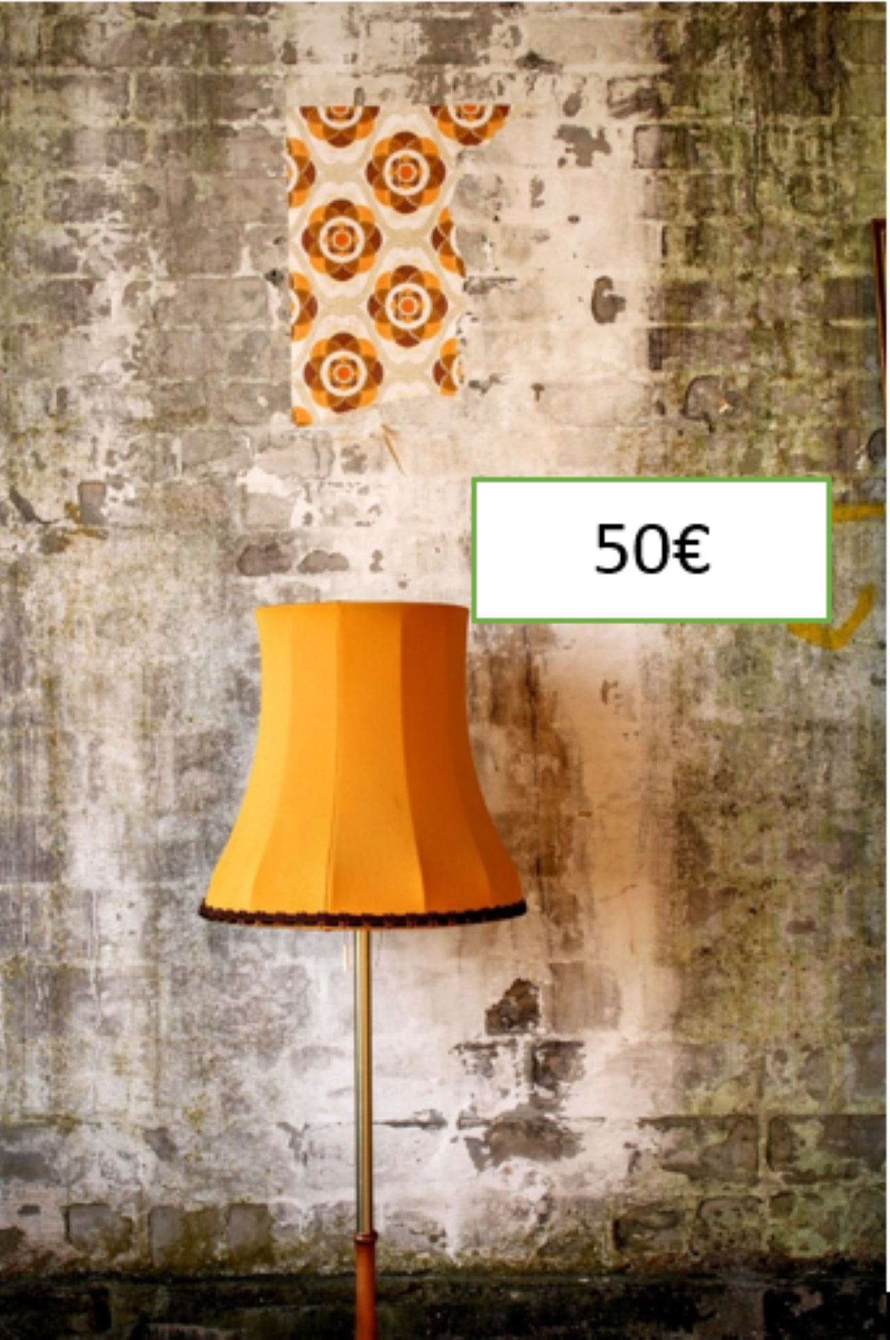 Slikom je prikazana samostojeća narančasta svjetiljka, dostava unutar 2 dana, za 50 eura.