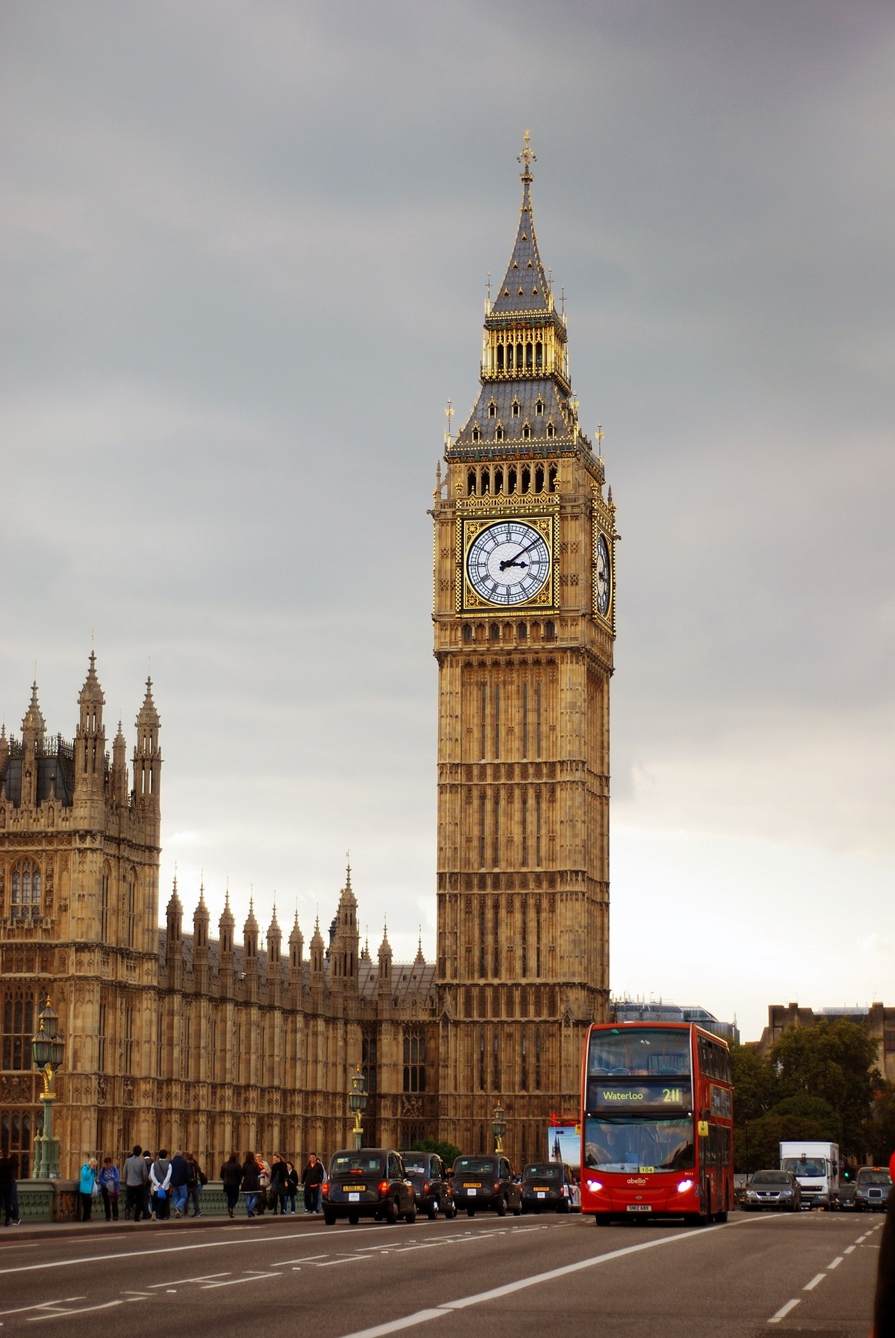 Slika prikazuje londonski Big Ben.