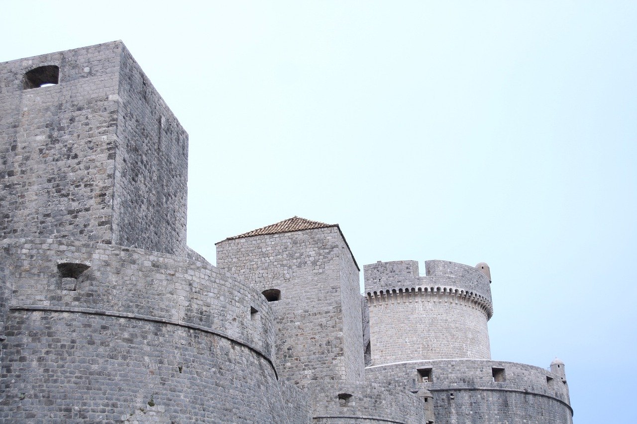 Na slici je prikazana tvrđava Minčeta u Dubrovniku.