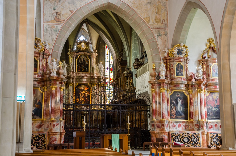 Slika prikazuje crkvu Franziskanerkirche u Luzernu.