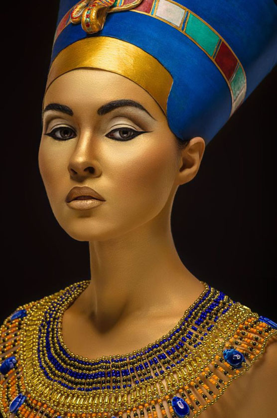 Ova slika prikazuje egipatsku kraljicu Kleopatru.