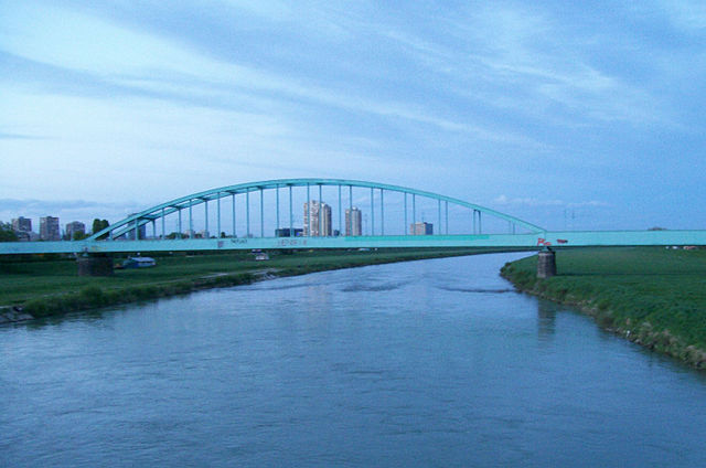 Slika željezničkog mosta