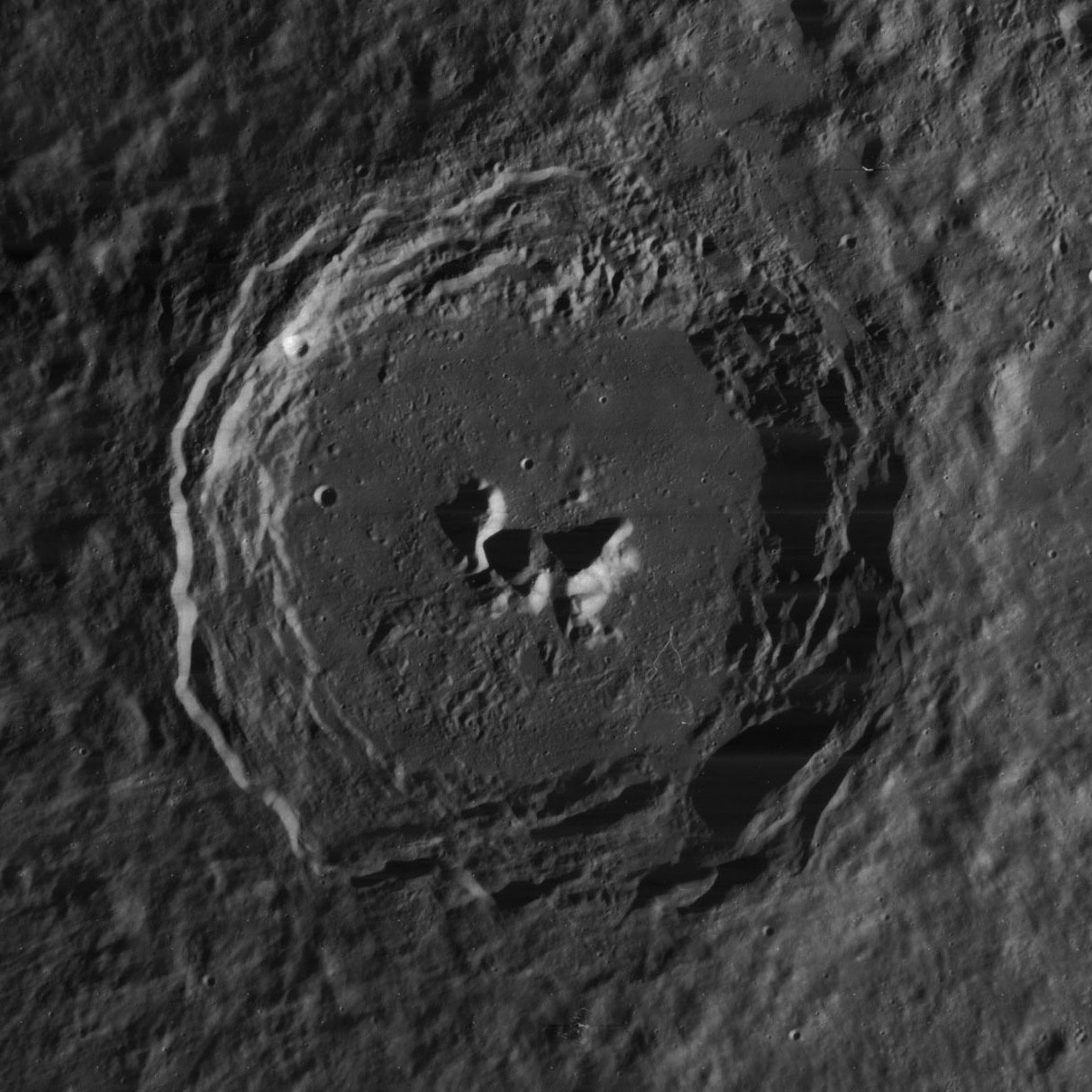 Fotografija kratera na Mjesecu koji nosi Pitagorino ime.