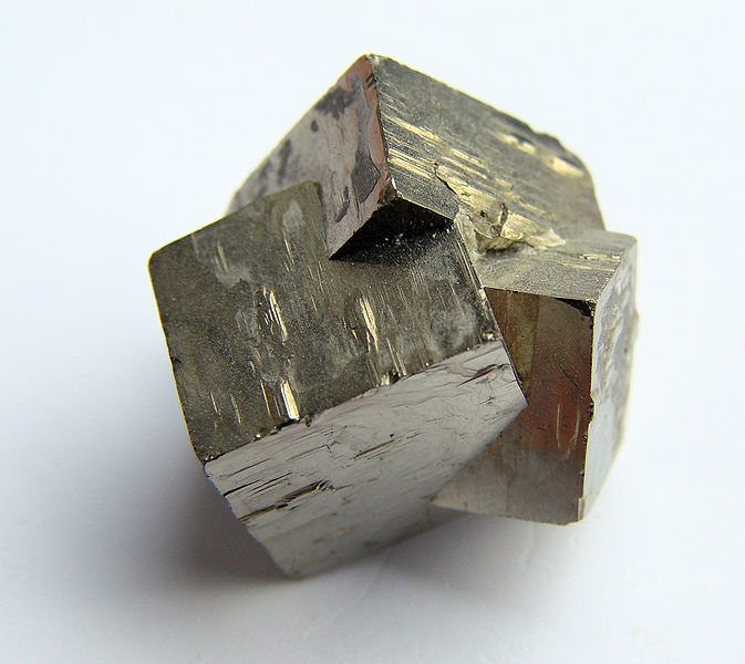 Kristal pirita, sumpornog mineral
