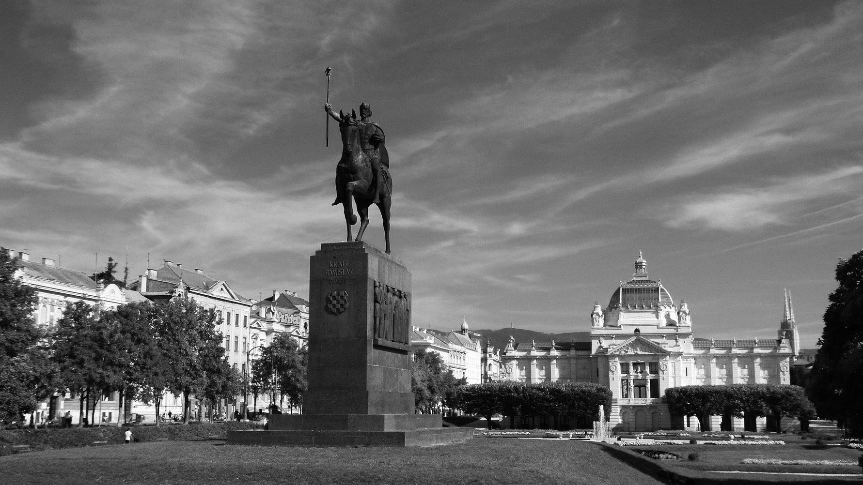 Kip kralja Tomislava na zagrebačkom Glavnom kolodvoru.