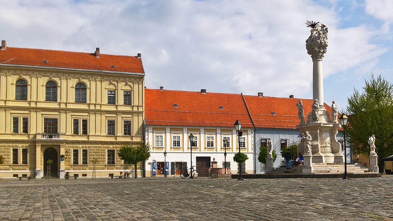 Glavni gradski trg u Osijeku.